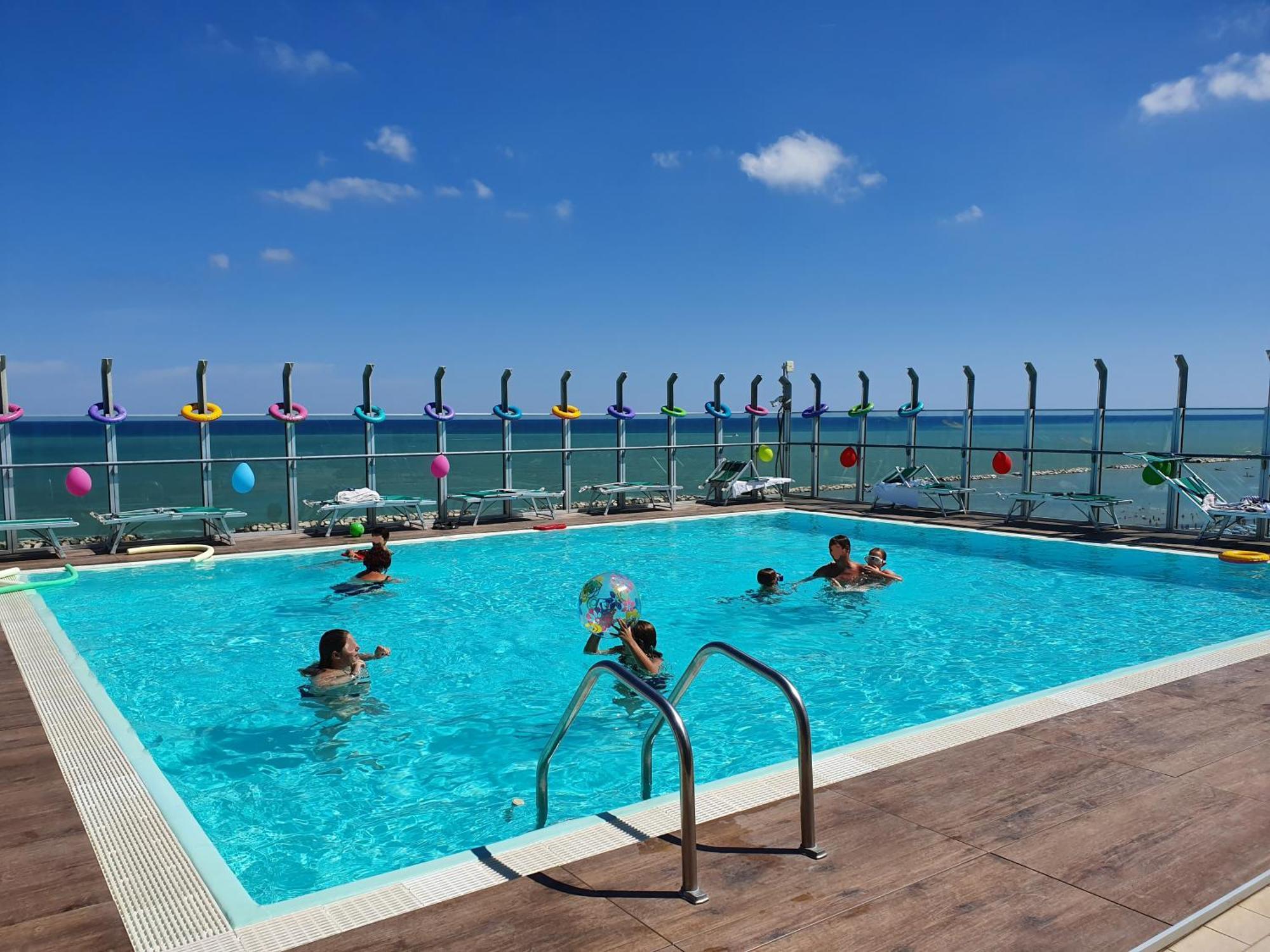 Hotel Napoleon Gabicce Mare Exterior photo