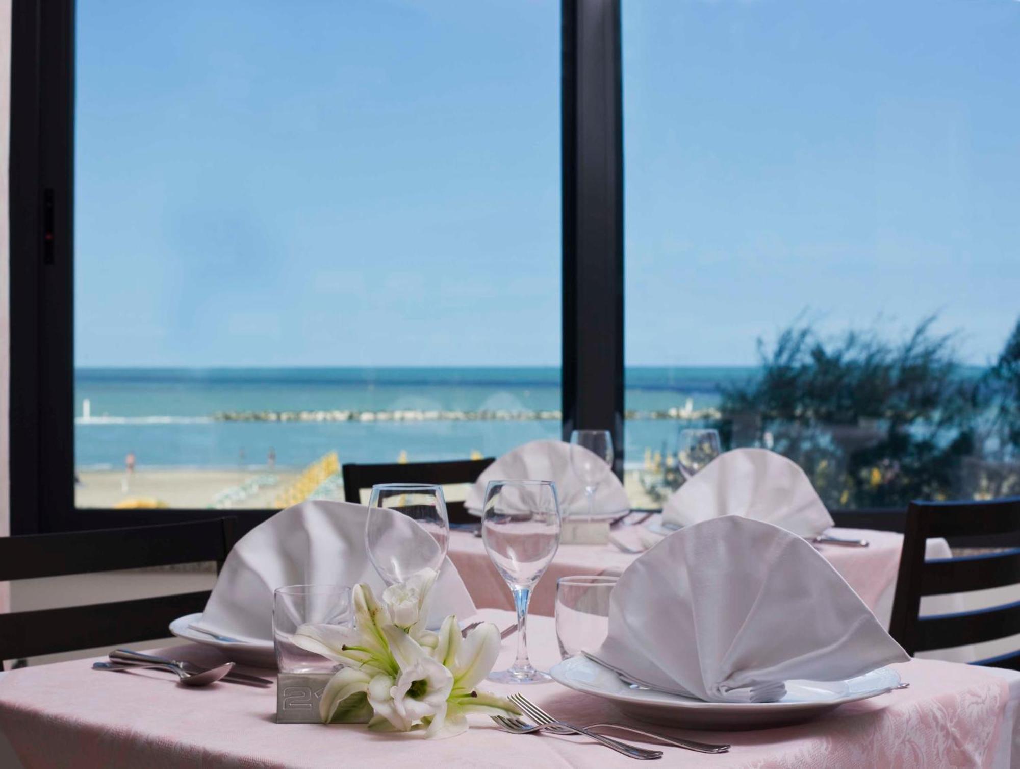 Hotel Napoleon Gabicce Mare Exterior photo