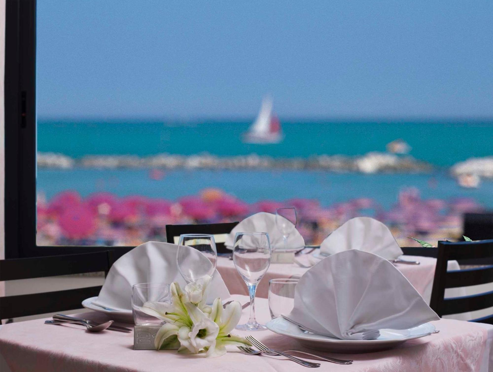 Hotel Napoleon Gabicce Mare Exterior photo